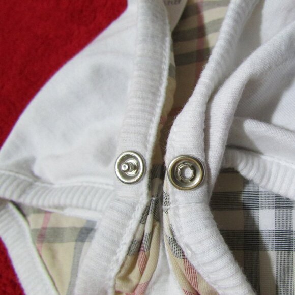 Burberry Infant Cap & Scarf / Bib Set - Newborn Baby - Picture 11 of 11